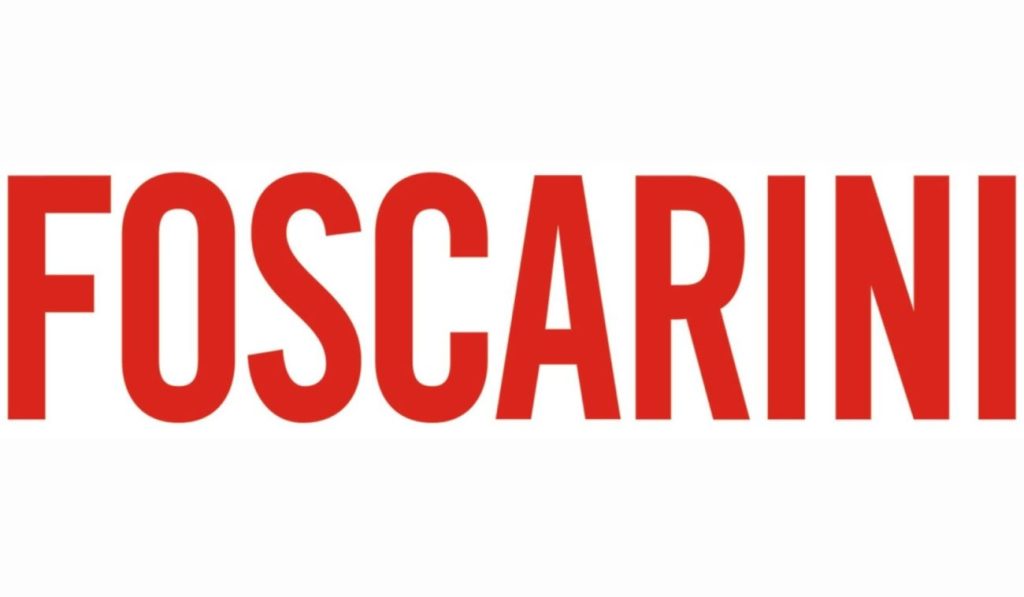 Realizziamo idee di design e di luce che nascono dalla libertà di ricerca, espressione e sviluppo, senza alcun vincolo produttivo